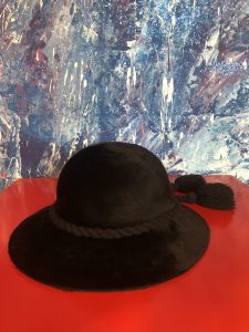 Brauner Second Hand Hut aus Samt